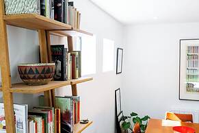 Mid-Century Modern Style 1BD with Garden