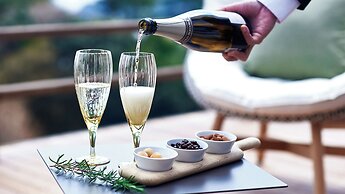 GLAMDAY STYLE HOTEL SUITE KAWANONE