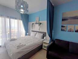 Azure Seaview Studio in Caesar Blue