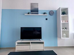 Azure Seaview Studio in Caesar Blue