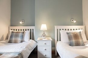 Maple Cottage - Beautiful 2BD Retreat