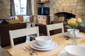 Maple Cottage - Beautiful 2BD Retreat