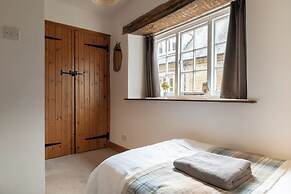 Maple Cottage - Beautiful 2BD Retreat