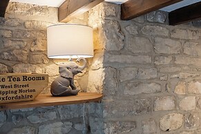 Maple Cottage - Beautiful 2BD Retreat