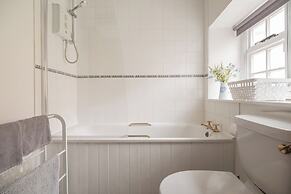 Maple Cottage - Beautiful 2BD Retreat