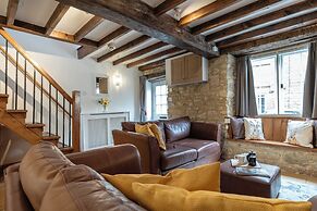 Maple Cottage - Beautiful 2BD Retreat