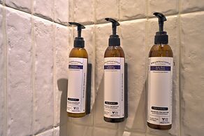 Asgard Apartments & Hotels