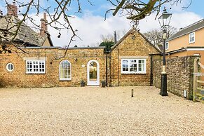 Woodcutter's Cottage - Country Retreat