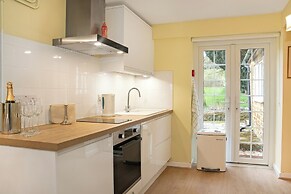 Woodcutter's Cottage - Country Retreat