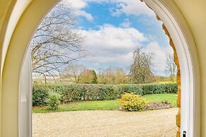 Woodcutter's Cottage - Country Retreat