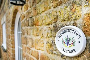 Woodcutter's Cottage - Country Retreat