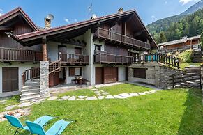 Flats With Garden in Courmayeur