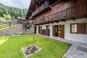 Cozy Apartment With Garden in Courmayeur