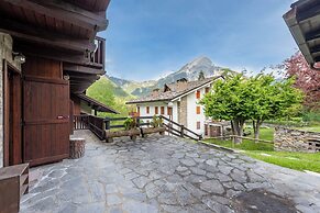 Flats With Garden in Courmayeur