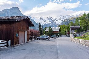 Cozy Apartment With Garden in Courmayeur