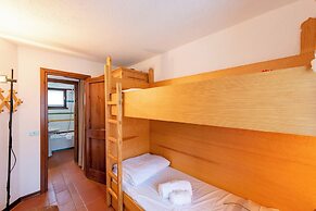 Charming Apartment With Garden in Courmay