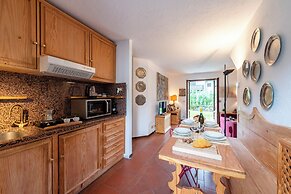 Charming Apartment With Garden in Courmay
