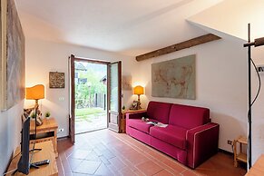 Charming Apartment With Garden in Courmay