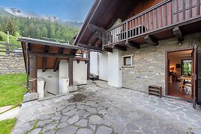 Charming Apartment With Garden in Courmay