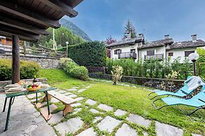 Charming Apartment With Garden in Courmay