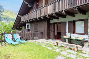 Charming Apartment With Garden in Courmay