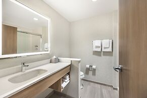 Holiday Inn Express and Suites Nashville West End Univ Area by IHG