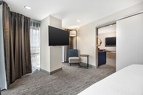 Holiday Inn Express and Suites Nashville West End Univ Area by IHG