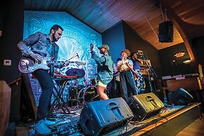 Holiday Inn Express and Suites Nashville West End Univ Area by IHG