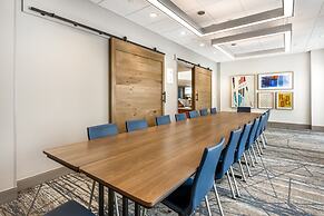 Holiday Inn Express and Suites Nashville West End Univ Area by IHG