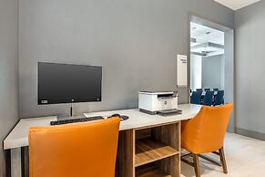 Holiday Inn Express and Suites Nashville West End Univ Area by IHG