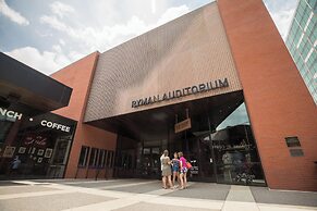 Holiday Inn Express and Suites Nashville West End Univ Area by IHG