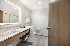 Holiday Inn Express and Suites Nashville West End Univ Area by IHG