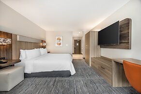Holiday Inn Express and Suites Nashville West End Univ Area by IHG