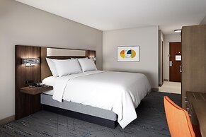 Holiday Inn Express and Suites Nashville West End Univ Area by IHG