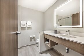 Holiday Inn Express and Suites Nashville West End Univ Area by IHG