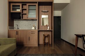 Batimont Suites & Apartments