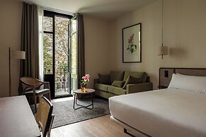 Batimont Suites & Apartments