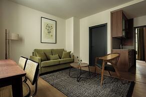 Batimont Suites & Apartments