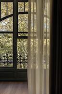 Batimont Suites & Apartments