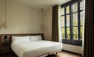 Batimont Suites & Apartments