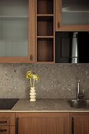 Batimont Suites & Apartments