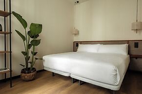 Batimont Suites & Apartments