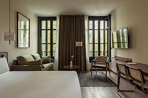 Batimont Suites & Apartments