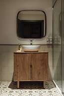 Batimont Suites & Apartments