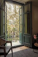 Batimont Suites & Apartments