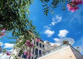 Guava Hill Boutique Hotel