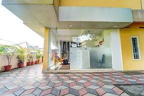 Fabhotel Reem Residency