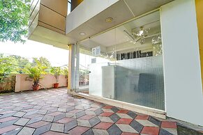 Fabhotel Reem Residency