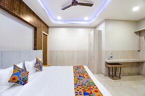 Fabhotel Wooden Park