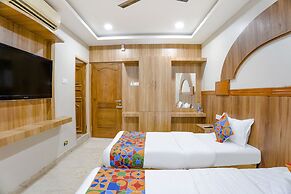 Fabhotel Wooden Park